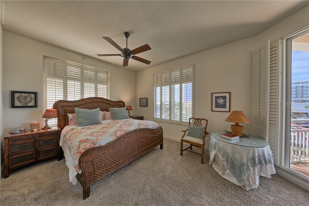 10 PAPAYA ST #305, CLEARWATER BEACH, FL, 33767