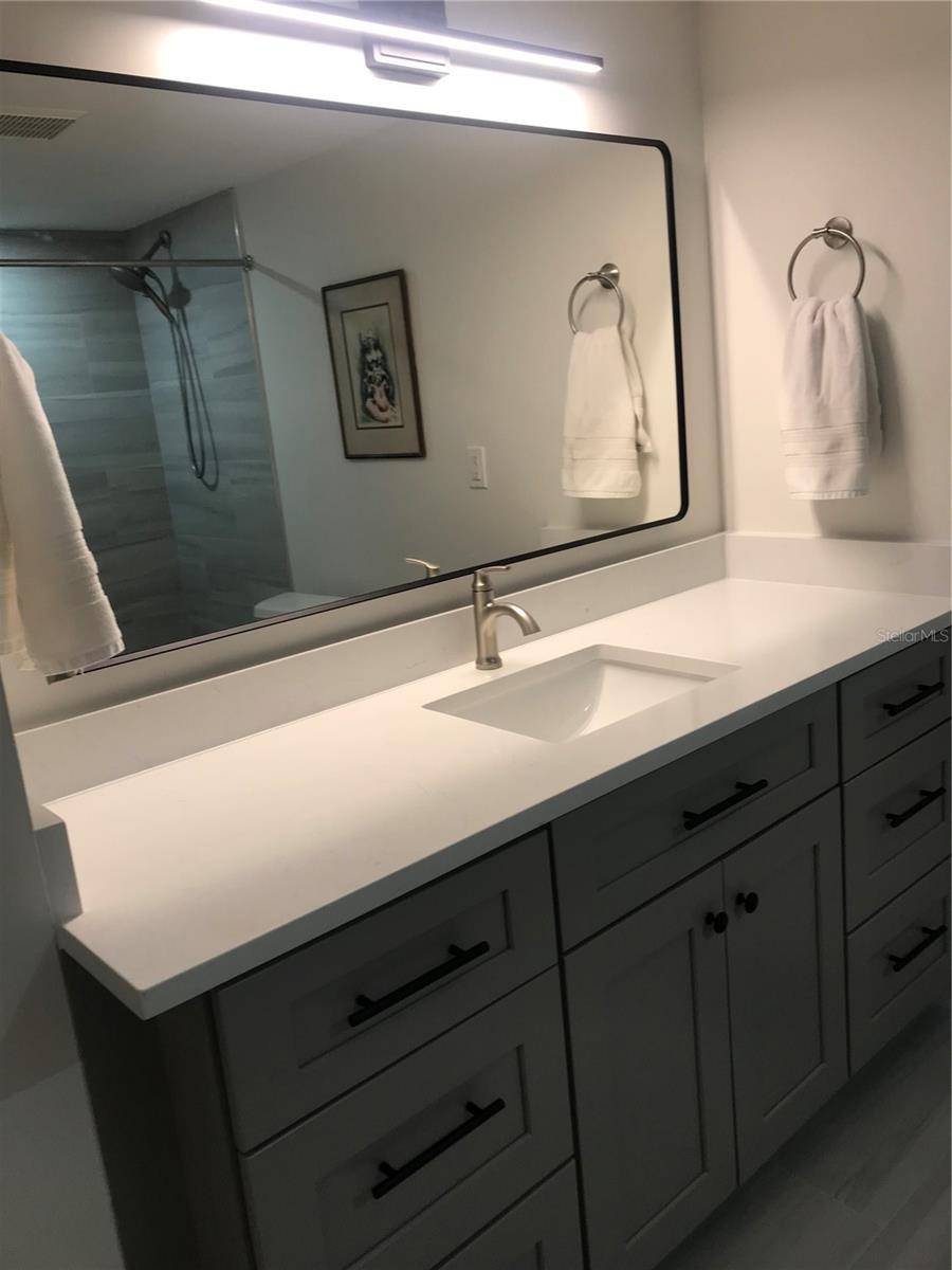800 BENJAMIN FRANKLIN DR #704, SARASOTA, FL, 34236
