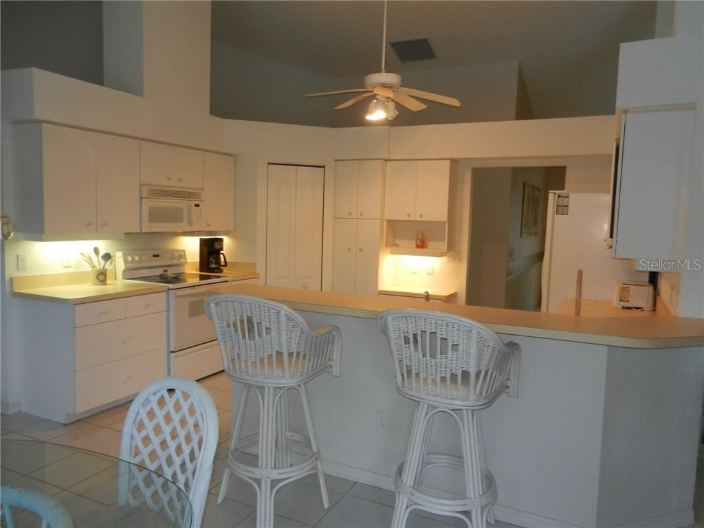 589 ROTONDA CIR, ROTONDA WEST, FL, 33947