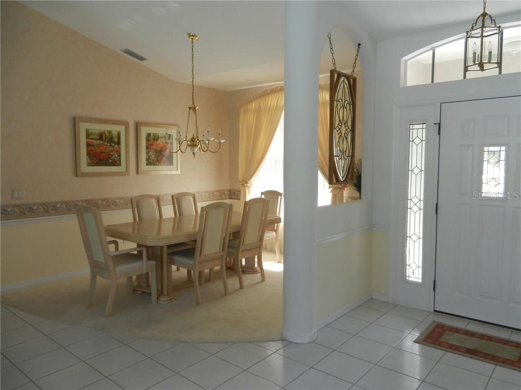 589 ROTONDA CIR, ROTONDA WEST, FL, 33947