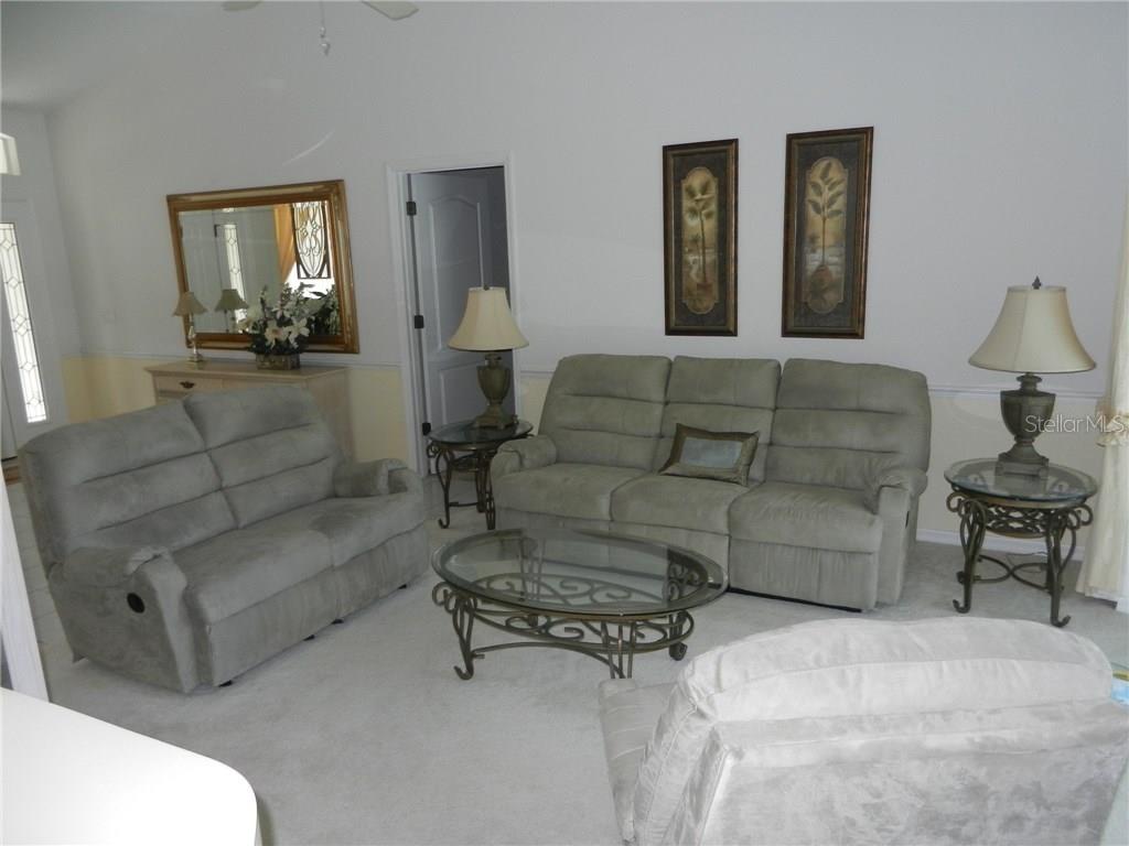 589 ROTONDA CIR, ROTONDA WEST, FL, 33947