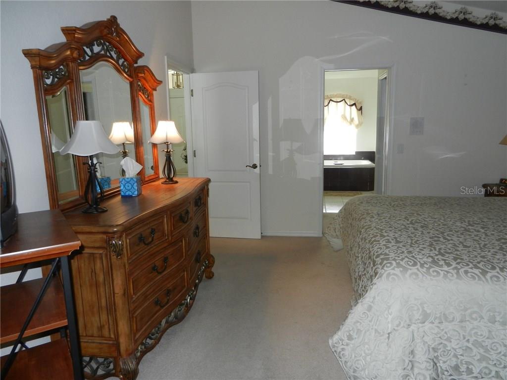 589 ROTONDA CIR, ROTONDA WEST, FL, 33947