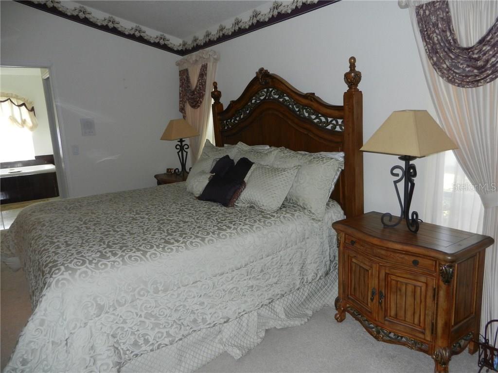 589 ROTONDA CIR, ROTONDA WEST, FL, 33947