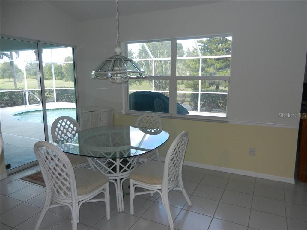 589 ROTONDA CIR, ROTONDA WEST, FL, 33947