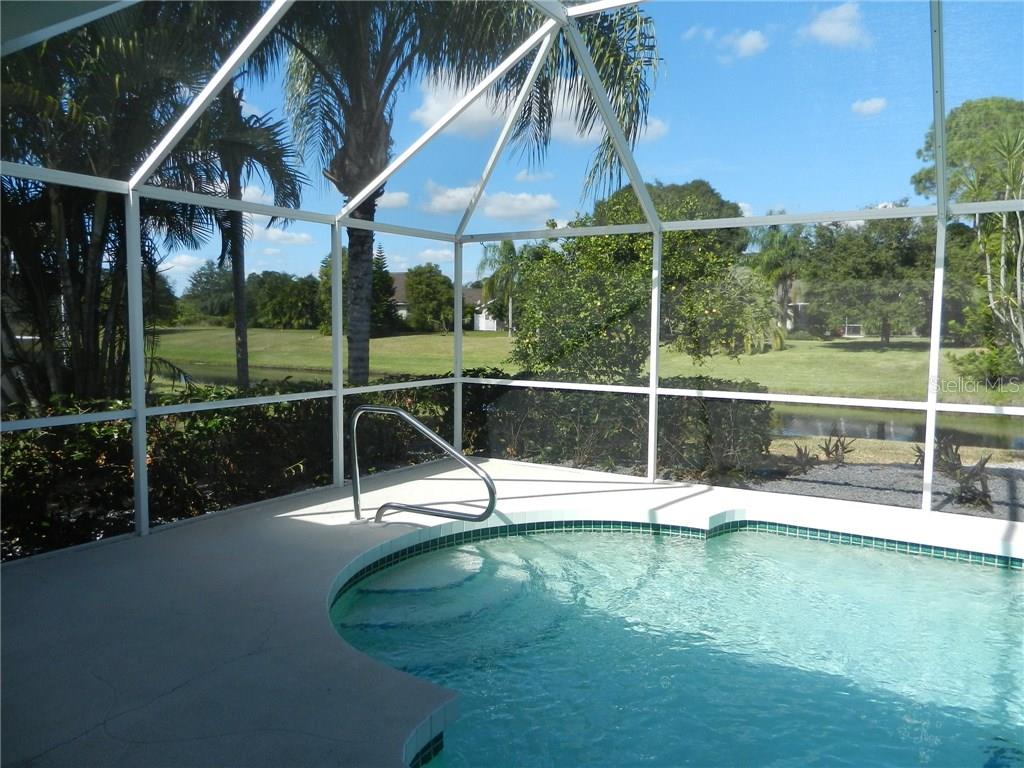 589 ROTONDA CIR, ROTONDA WEST, FL, 33947