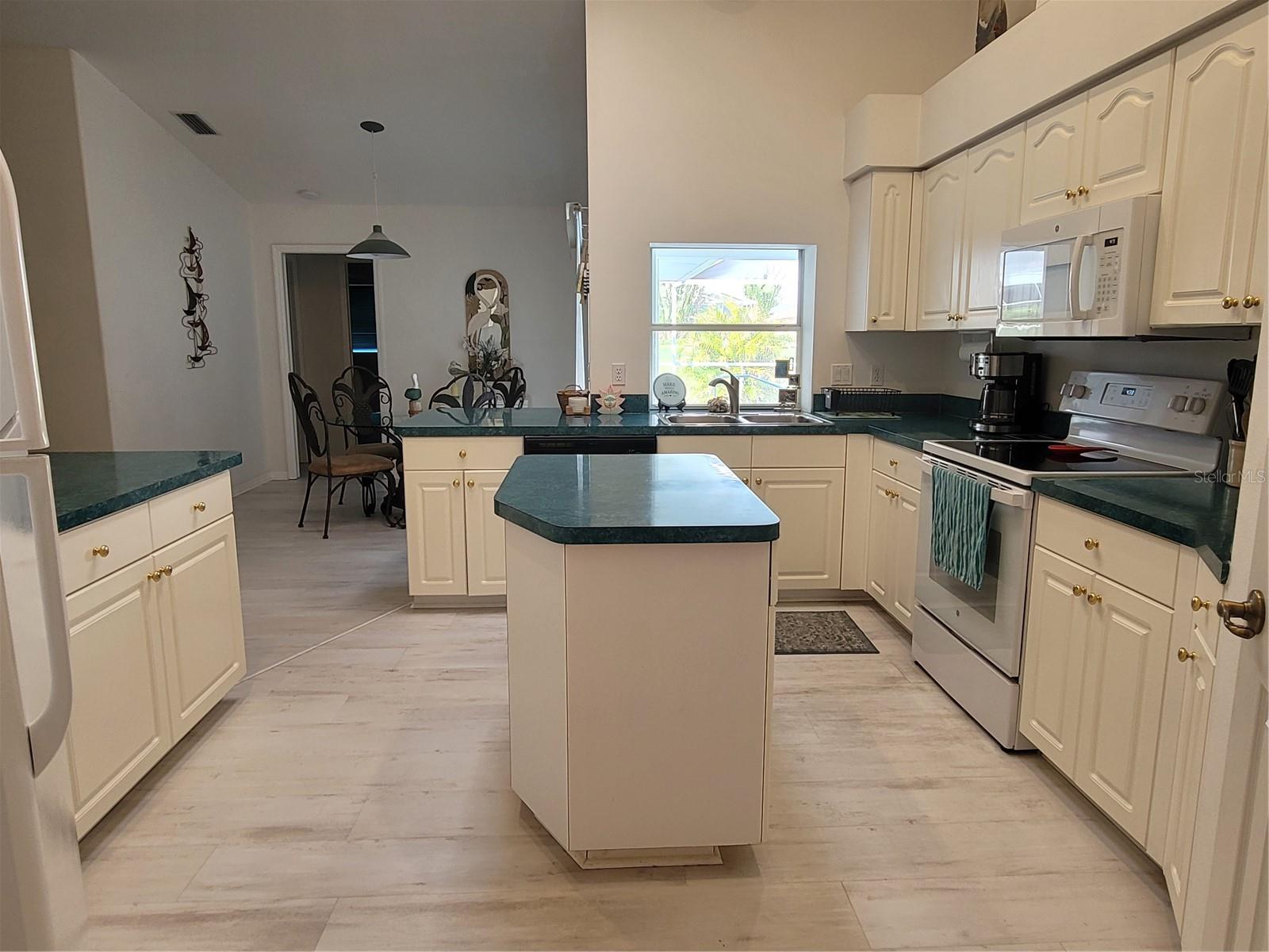 80 MARINER LN, ROTONDA WEST, FL, 33947