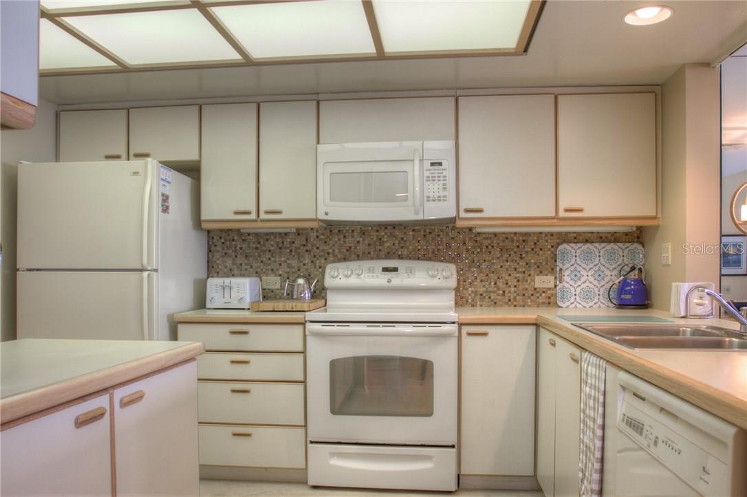 2109 GULF OF MEXICO DR #1402, LONGBOAT KEY, FL, 34228