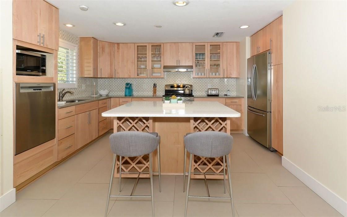 226 N BLVD OF PRESIDENTS, SARASOTA, FL, 34236