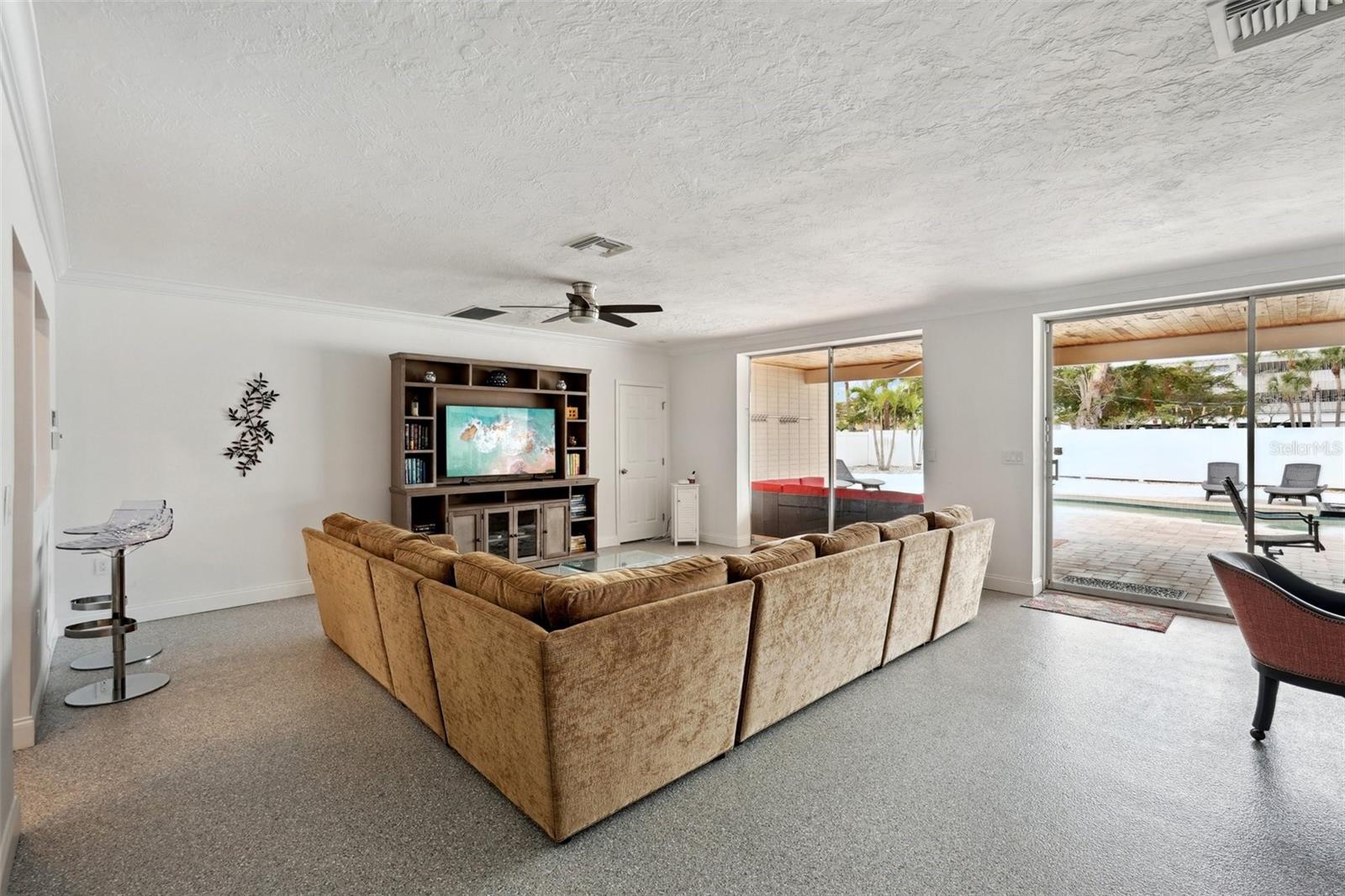 55 N WASHINGTON DR, SARASOTA, FL, 34236