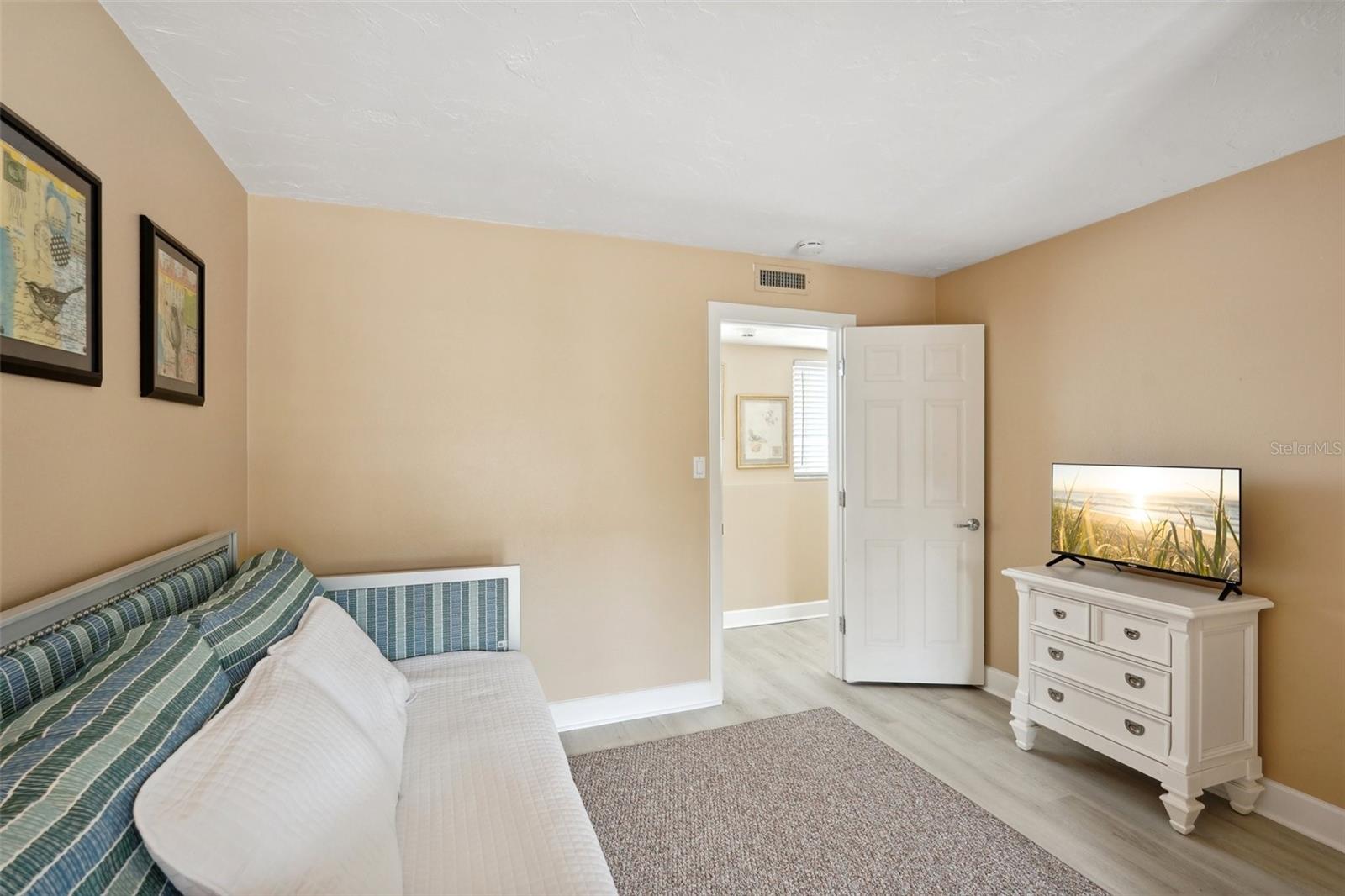 55 N WASHINGTON DR, SARASOTA, FL, 34236