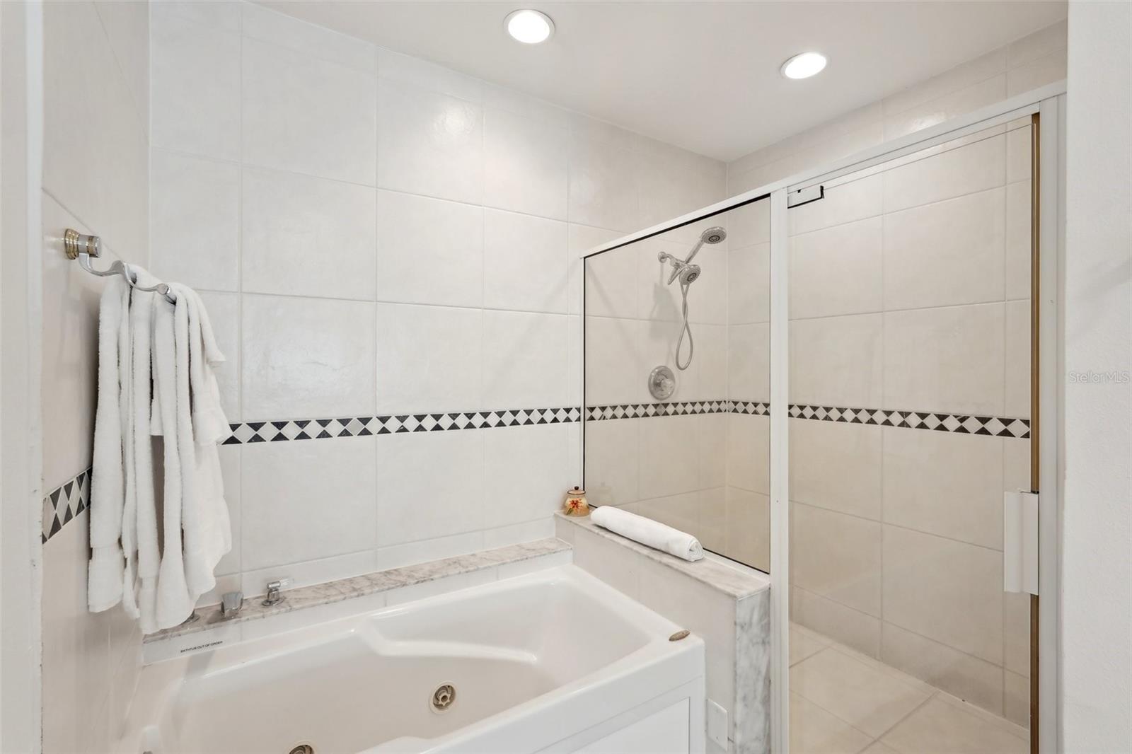 55 N WASHINGTON DR, SARASOTA, FL, 34236