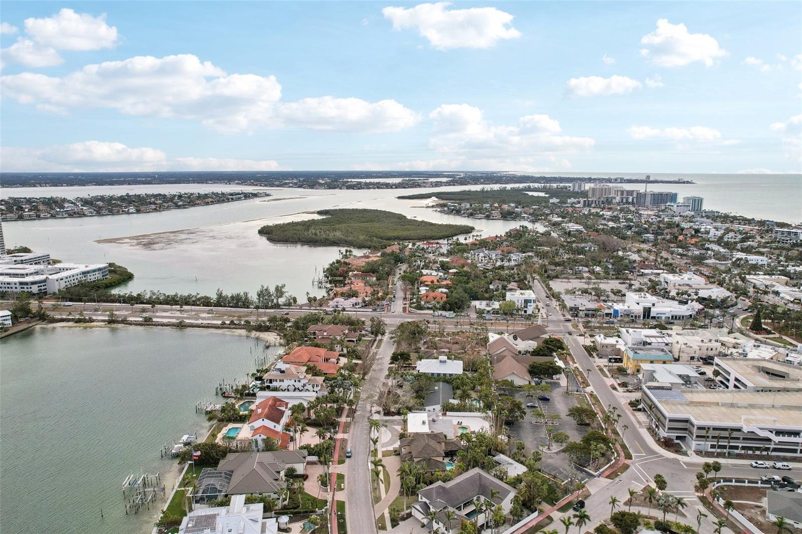 55 N WASHINGTON DR, SARASOTA, FL, 34236