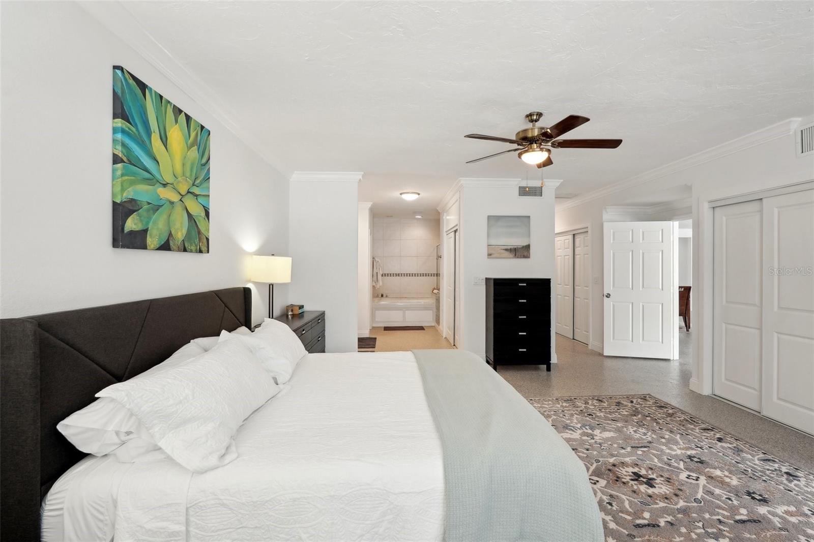 55 N WASHINGTON DR, SARASOTA, FL, 34236