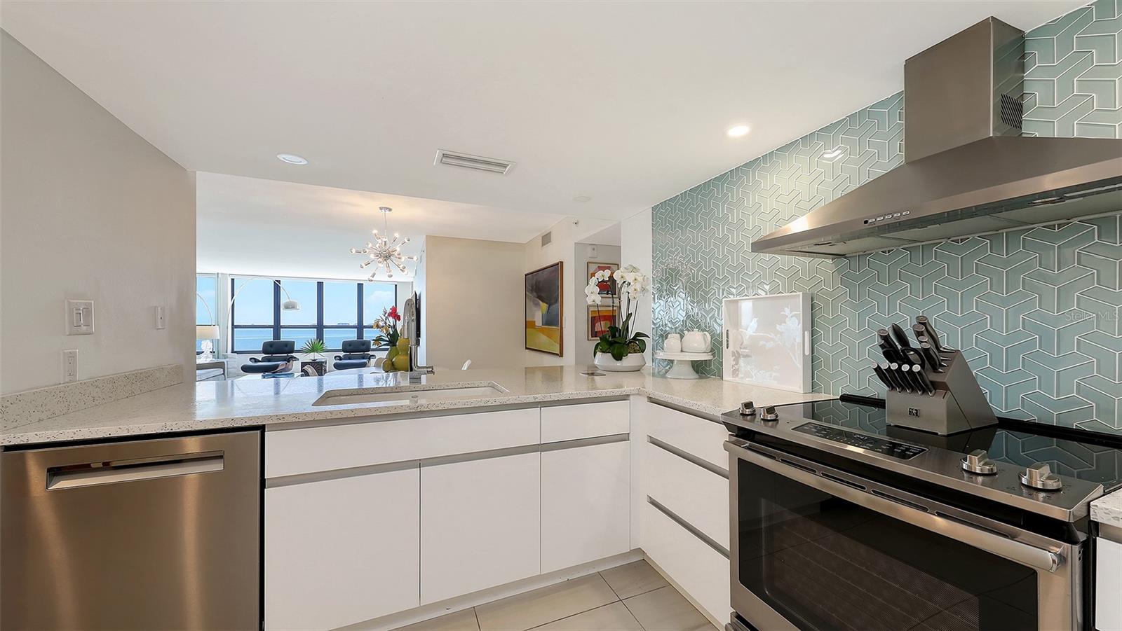 11 SUNSET DR #501, SARASOTA, FL, 34236