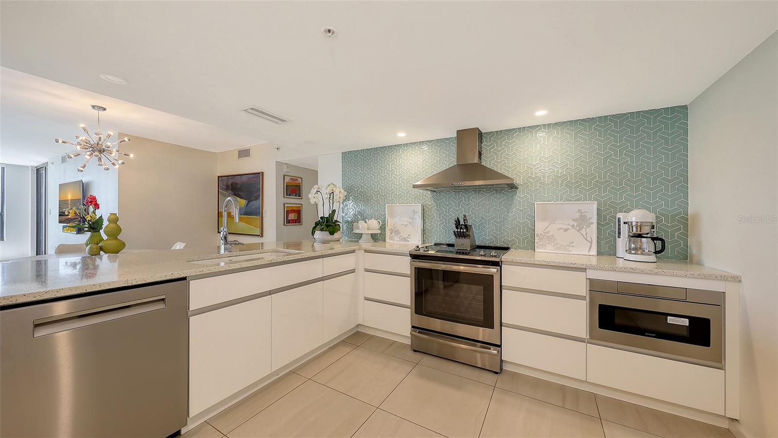 11 SUNSET DR #501, SARASOTA, FL, 34236