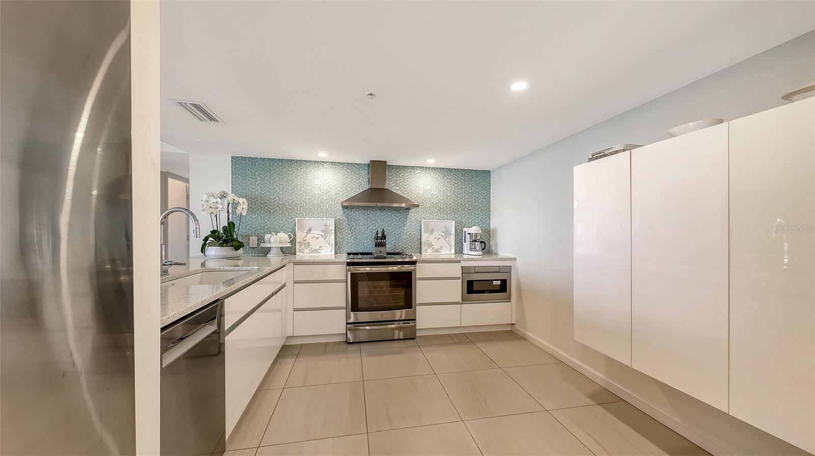 11 SUNSET DR #501, SARASOTA, FL, 34236
