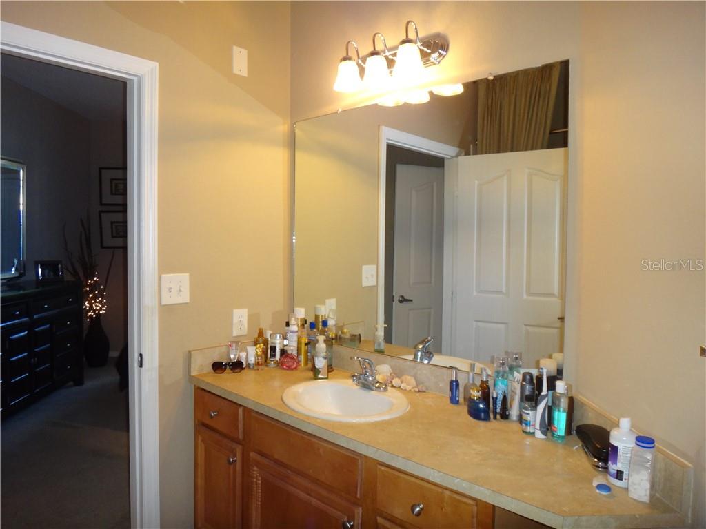 8325 38TH STREET CIR E #102, SARASOTA, FL, 34243