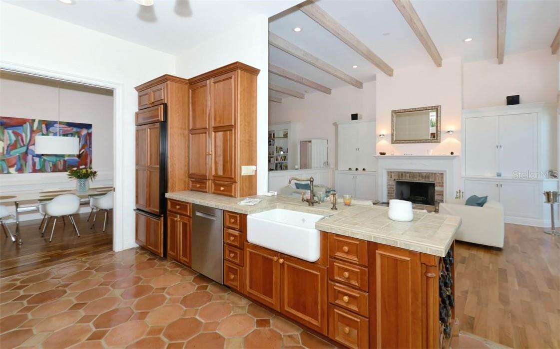 5024 COMMONWEALTH DR, SARASOTA, FL, 34242