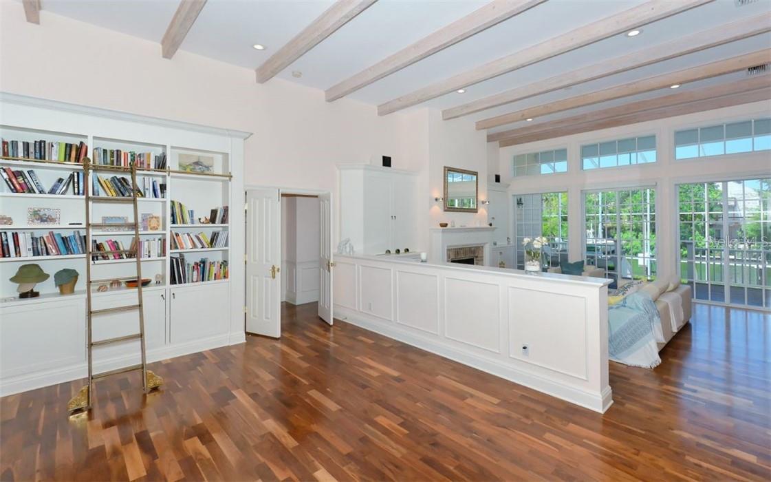 5024 COMMONWEALTH DR, SARASOTA, FL, 34242