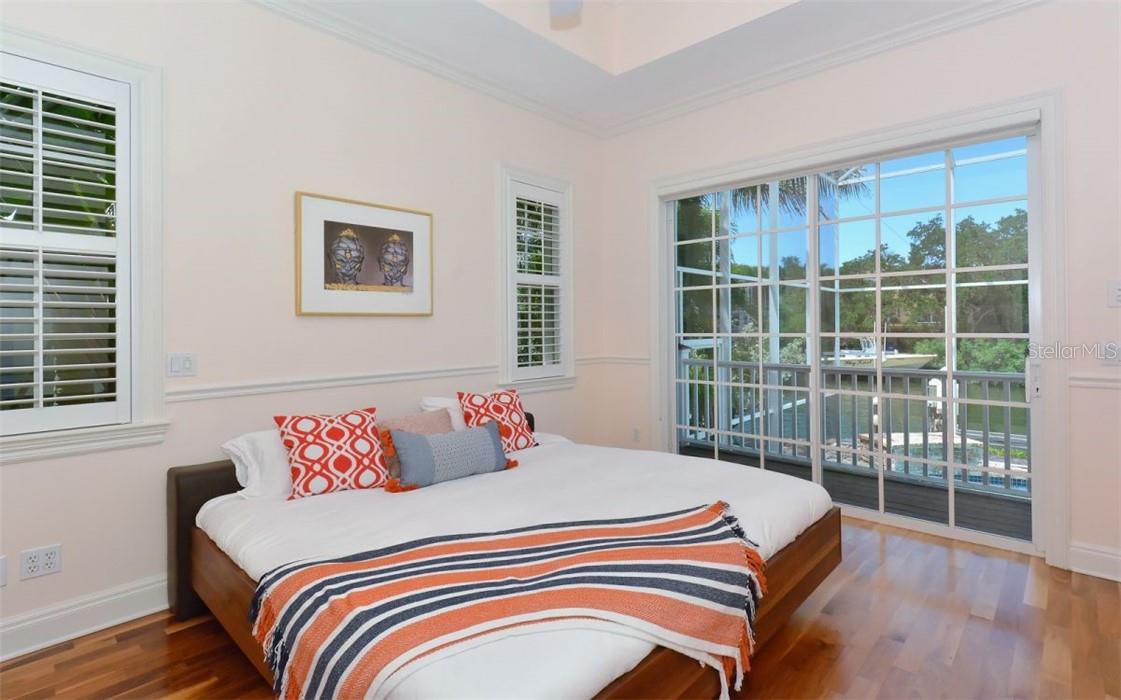 5024 COMMONWEALTH DR, SARASOTA, FL, 34242