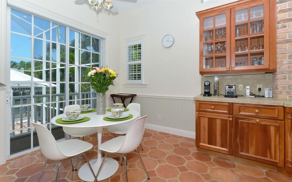 5024 COMMONWEALTH DR, SARASOTA, FL, 34242