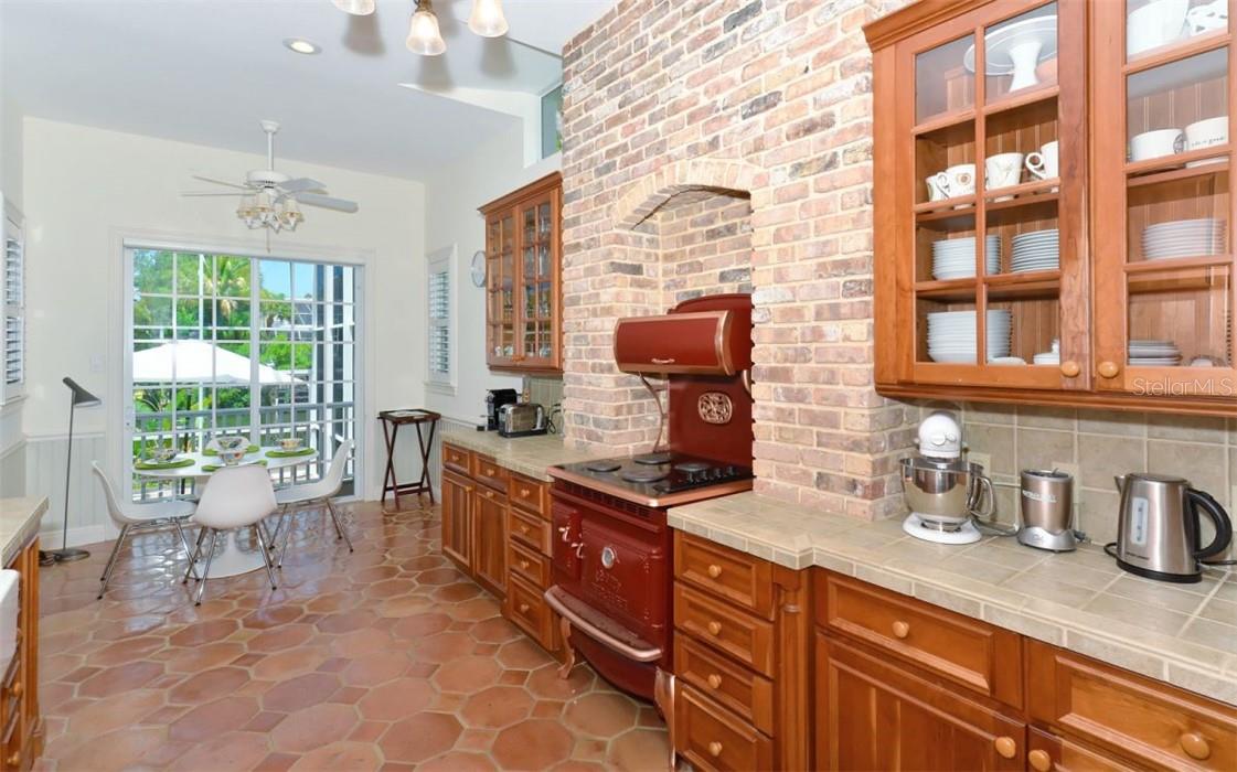 5024 COMMONWEALTH DR, SARASOTA, FL, 34242