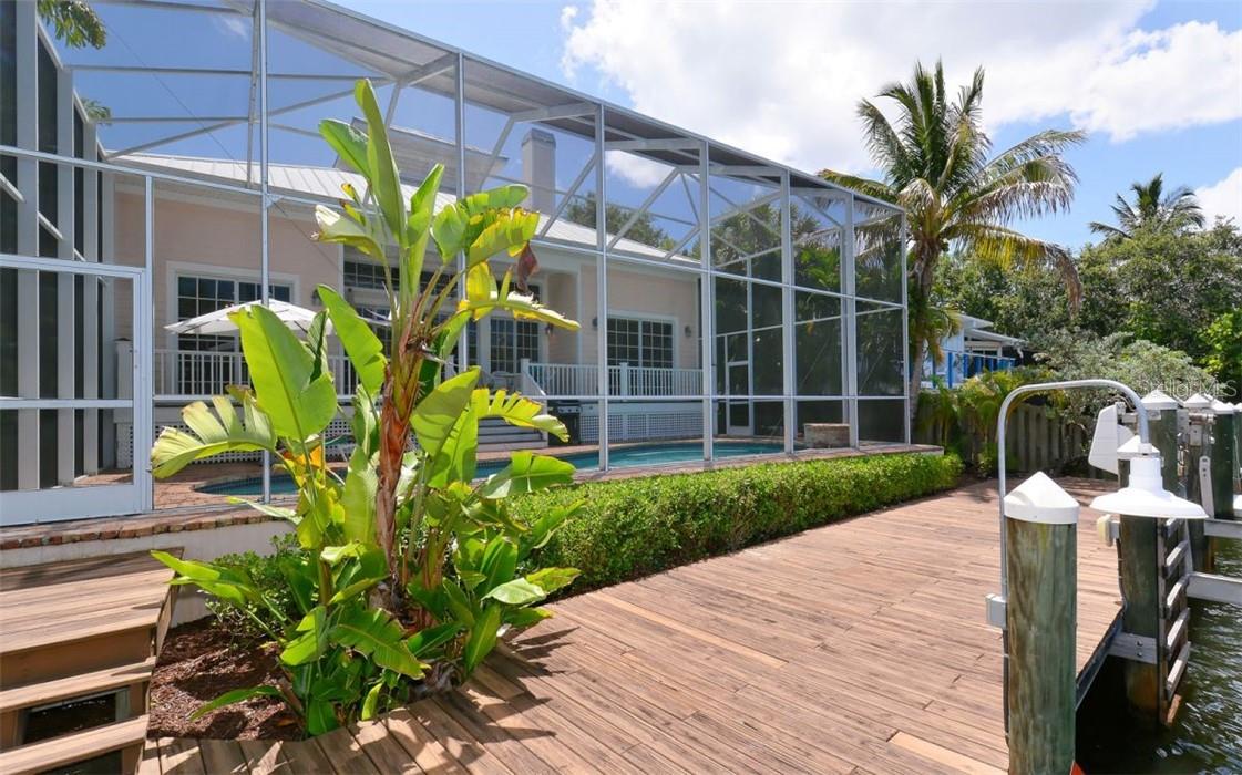 5024 COMMONWEALTH DR, SARASOTA, FL, 34242