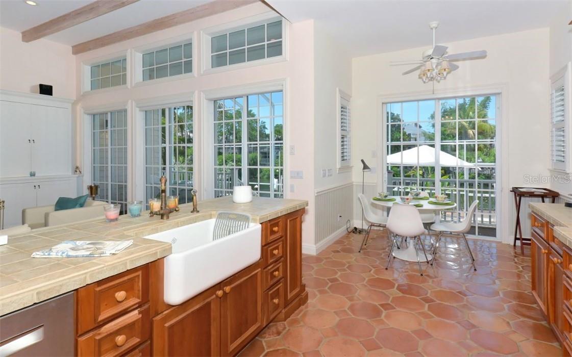 5024 COMMONWEALTH DR, SARASOTA, FL, 34242