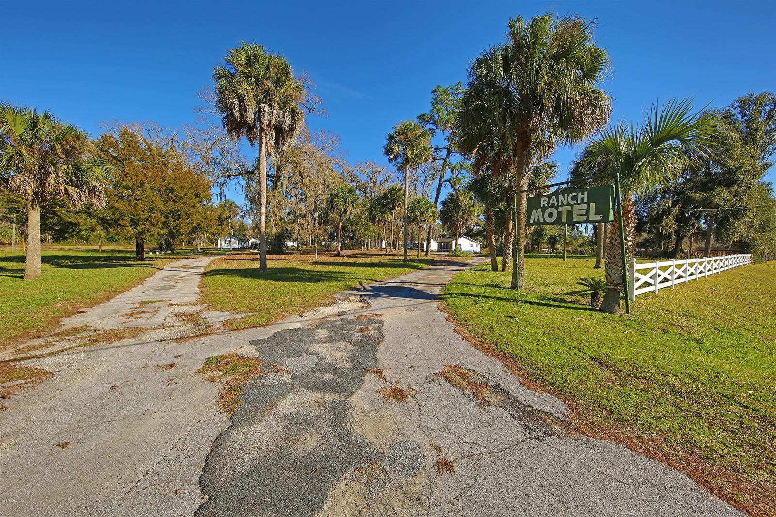 18585 N HIGHWAY 441, REDDICK, FL, 32686