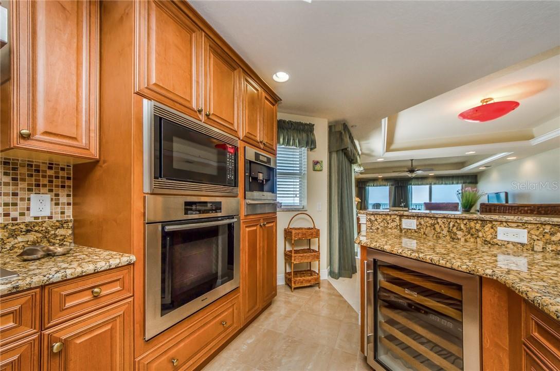 15 SOMERSET ST #402, CLEARWATER BEACH, FL, 33767