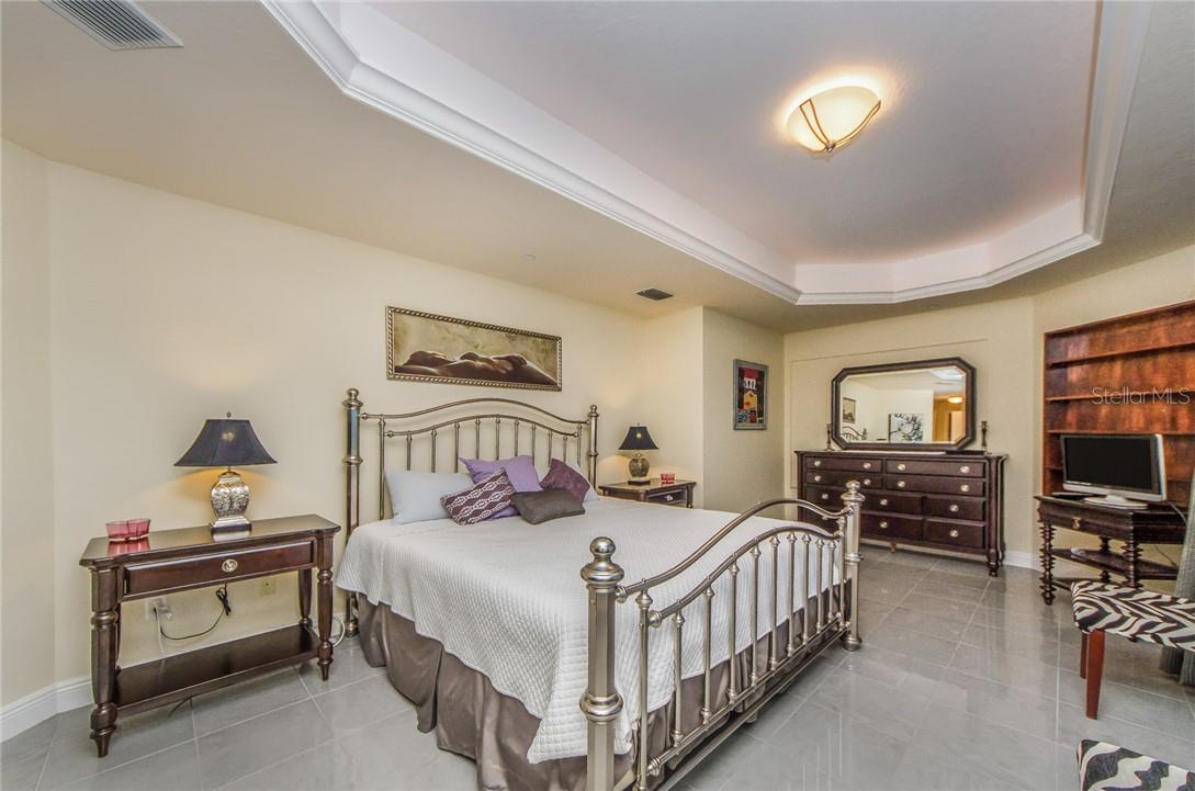 15 SOMERSET ST #402, CLEARWATER BEACH, FL, 33767
