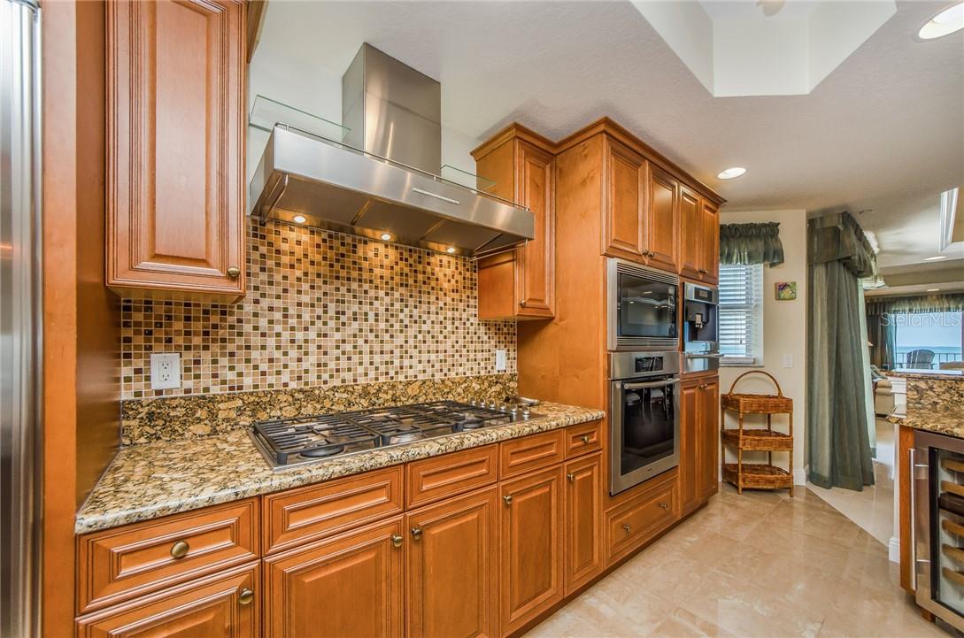 15 SOMERSET ST #402, CLEARWATER BEACH, FL, 33767
