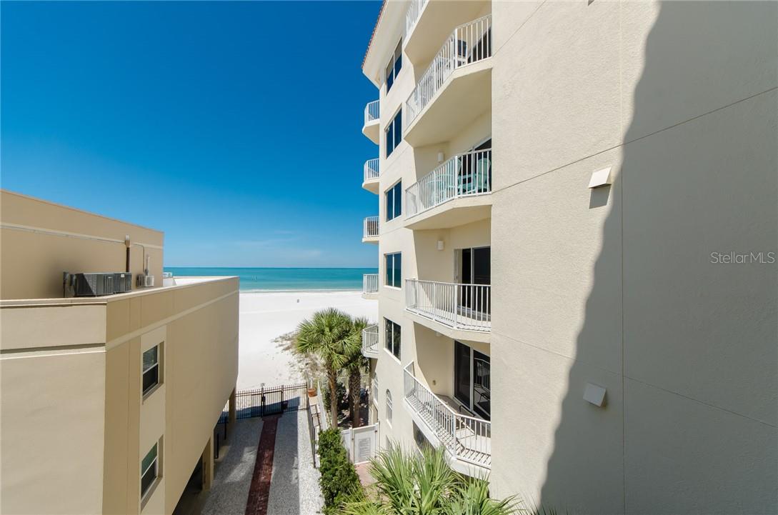 15 SOMERSET ST #402, CLEARWATER BEACH, FL, 33767