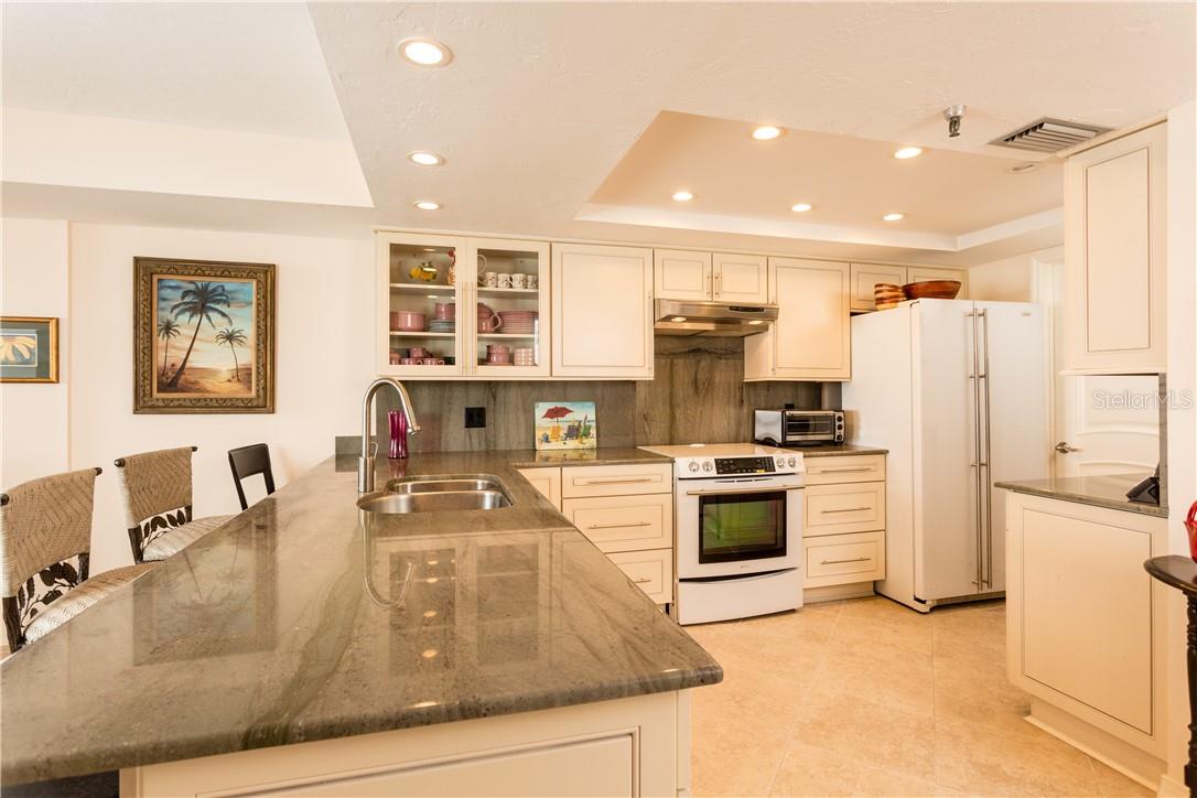 15316 GULF BLVD #203, MADEIRA BEACH, FL, 33708