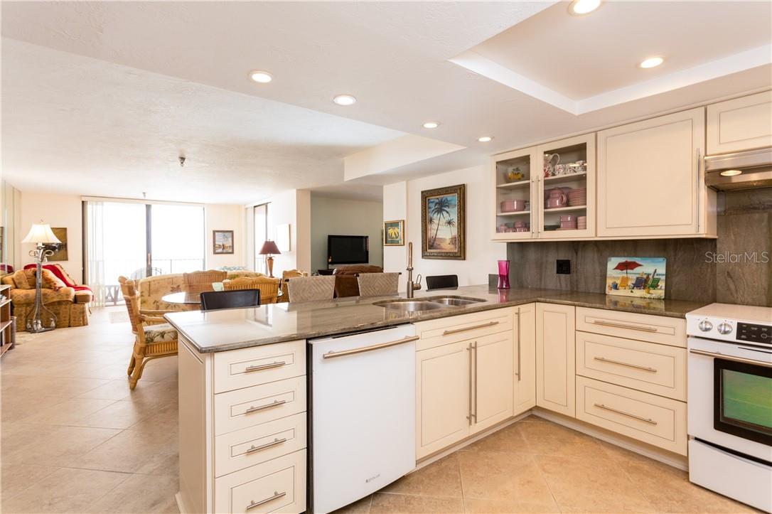 15316 GULF BLVD #203, MADEIRA BEACH, FL, 33708