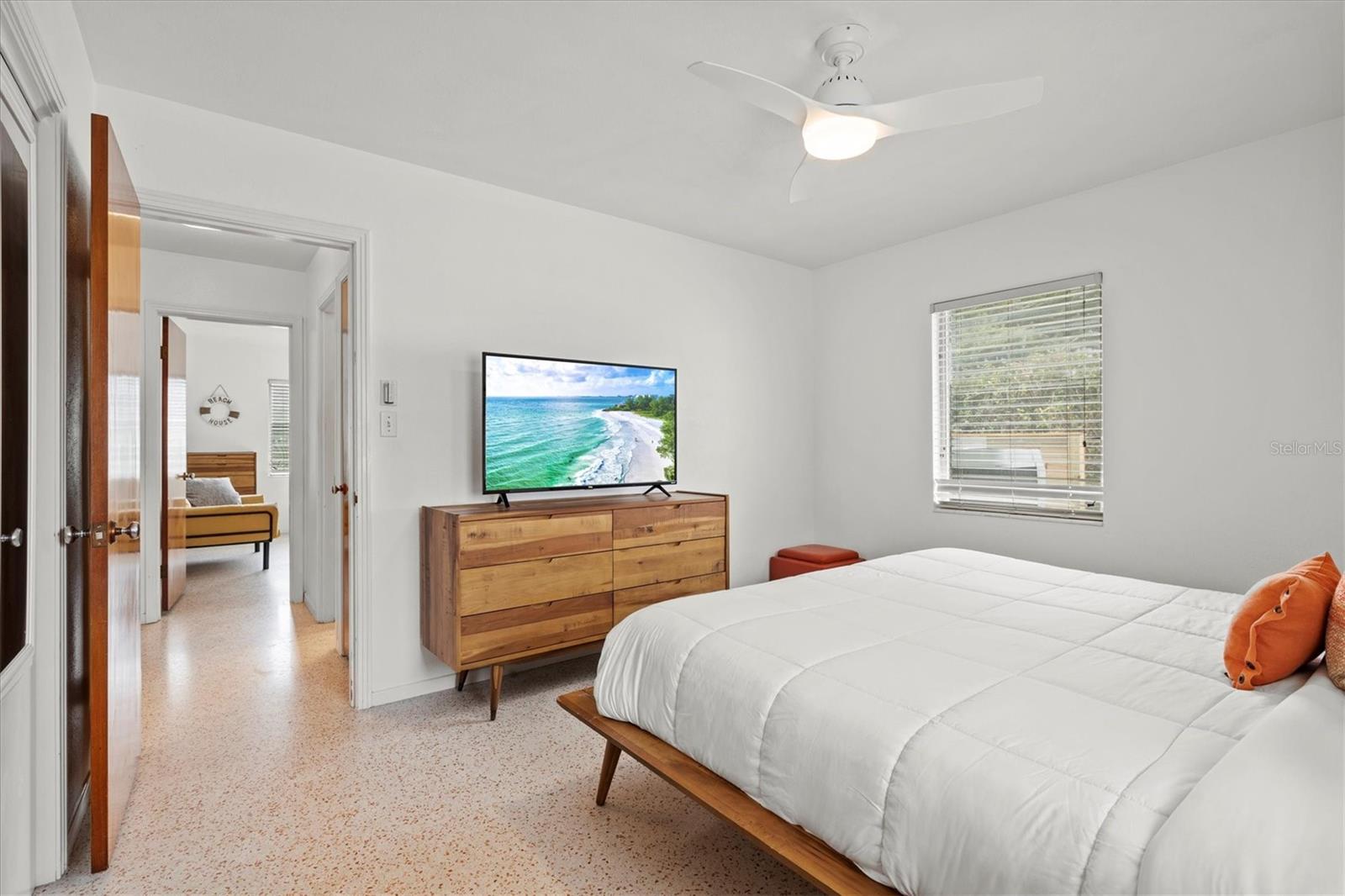 2473 DAVIS BLVD, SARASOTA, FL, 34237