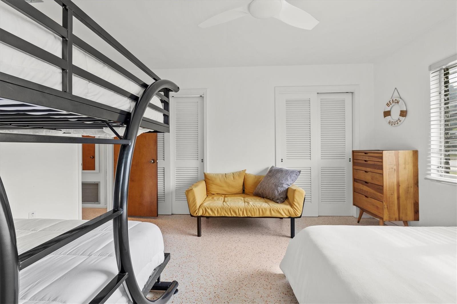 2473 DAVIS BLVD, SARASOTA, FL, 34237