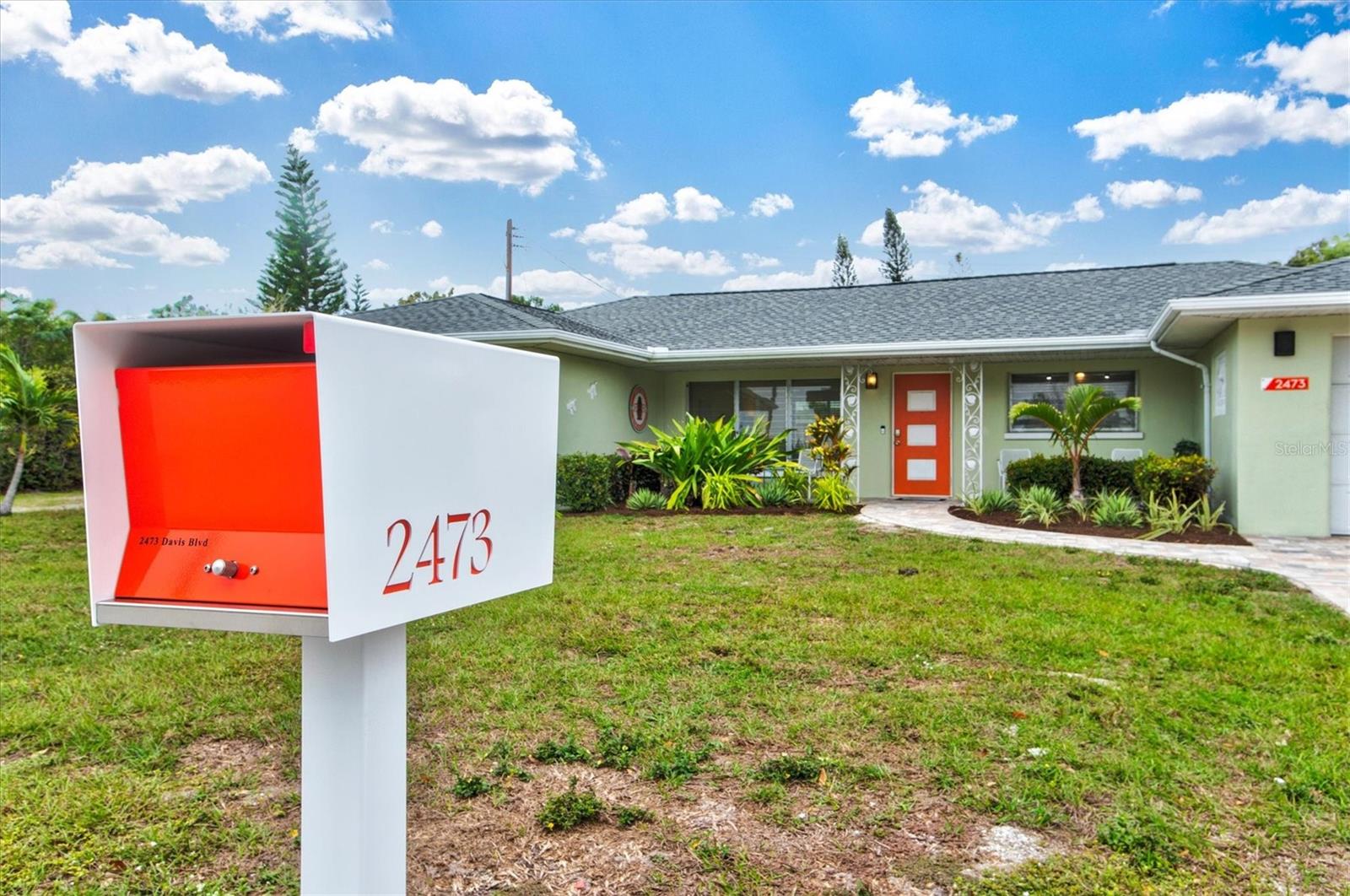 2473 DAVIS BLVD, SARASOTA, FL, 34237