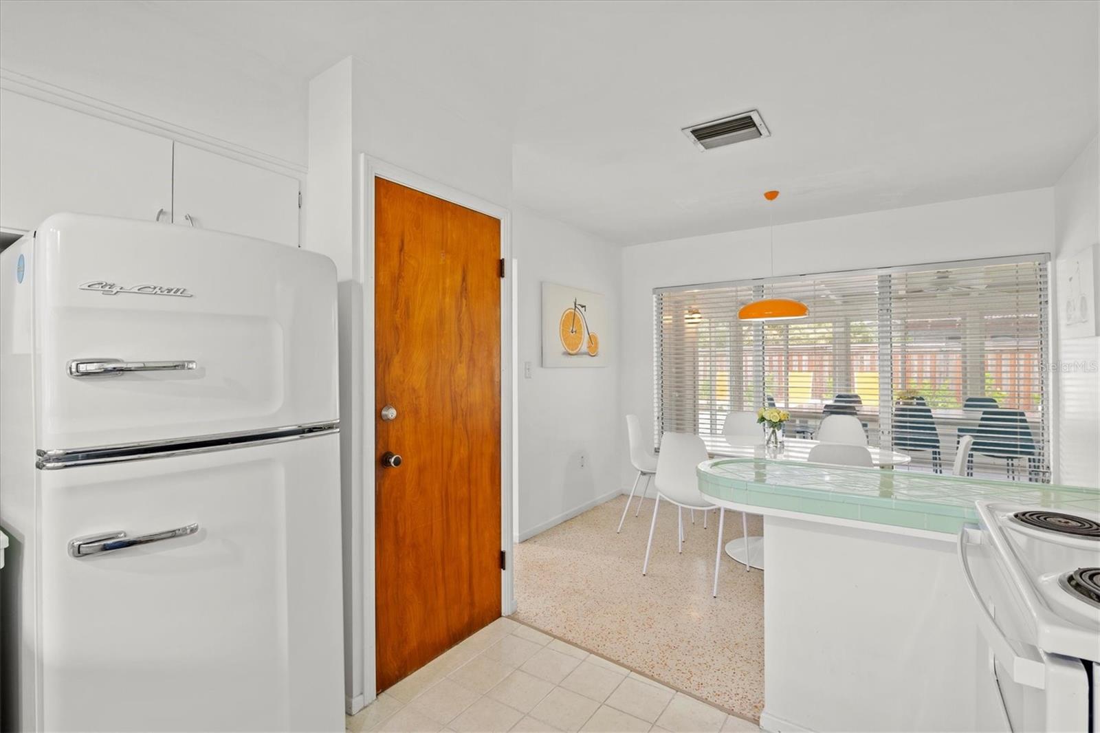 2473 DAVIS BLVD, SARASOTA, FL, 34237