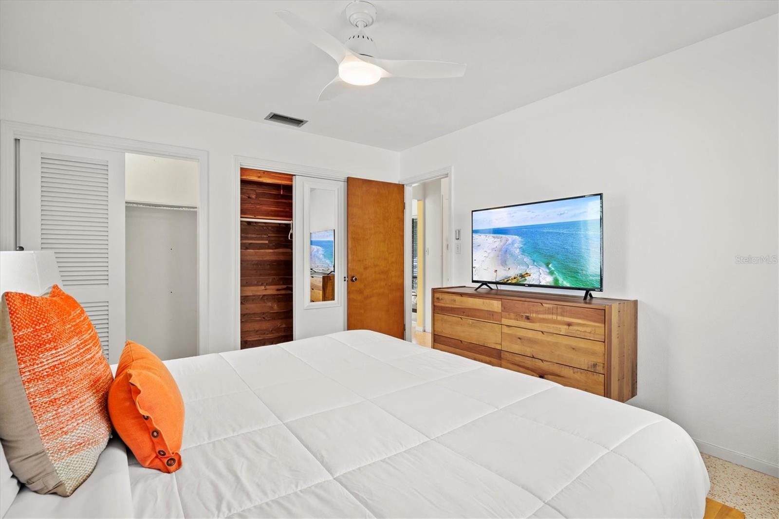 2473 DAVIS BLVD, SARASOTA, FL, 34237
