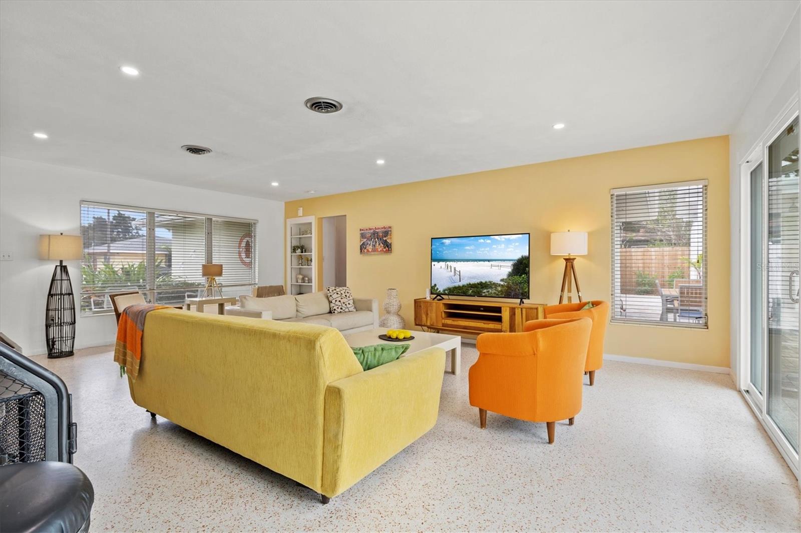 2473 DAVIS BLVD, SARASOTA, FL, 34237