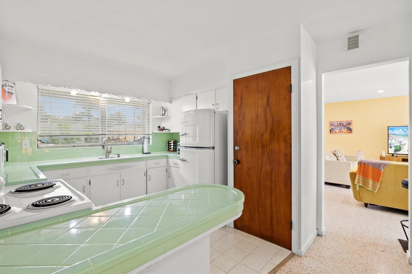2473 DAVIS BLVD, SARASOTA, FL, 34237