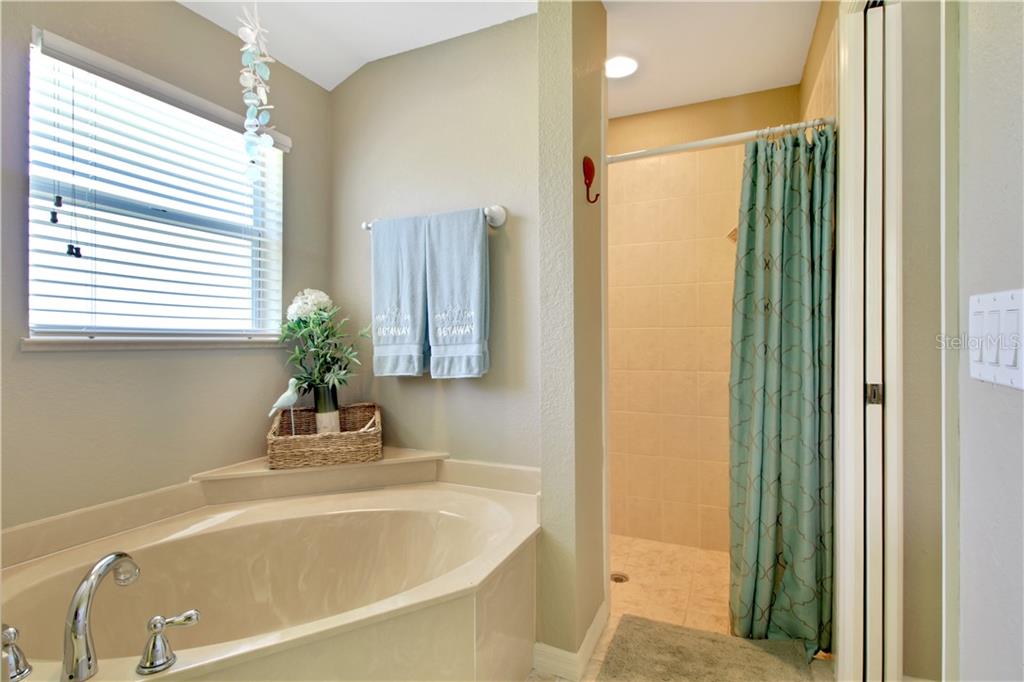 155 LONG MEADOW LN, ROTONDA WEST, FL, 33947