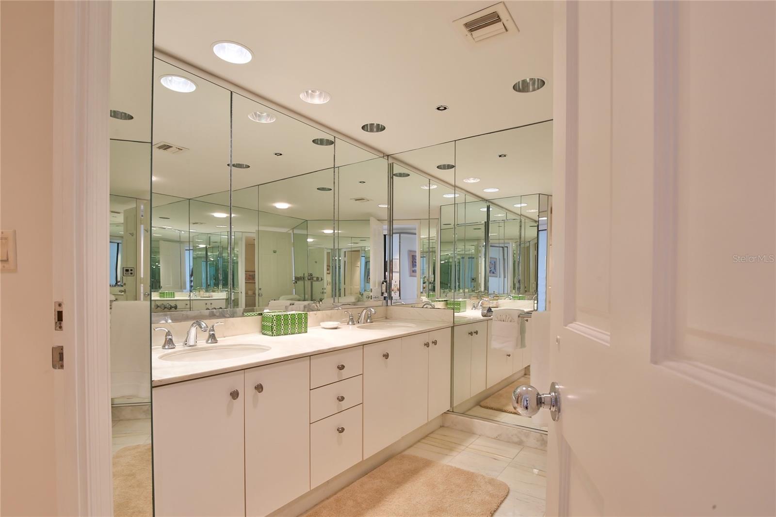 775 LONGBOAT CLUB RD #405, LONGBOAT KEY, FL, 34228