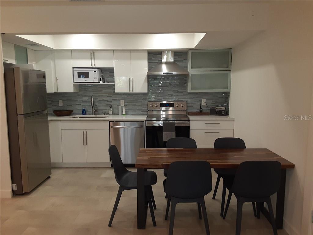 631 N ORANGE AVE #204, SARASOTA, FL, 34236