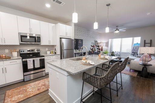 5561 POST OAK BLVD #A3S, WESLEY CHAPEL, FL, 33544
