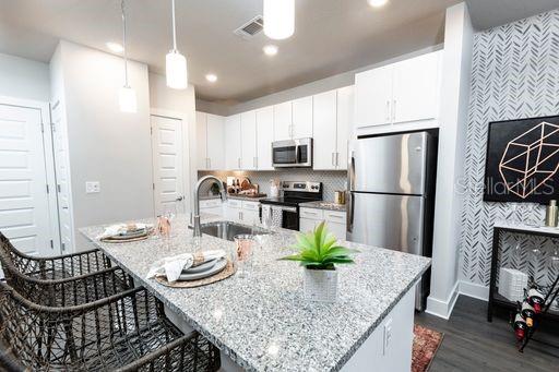 5561 POST OAK BLVD #A3S, WESLEY CHAPEL, FL, 33544