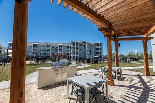 5561 POST OAK BLVD #B2, WESLEY CHAPEL, FL, 33544