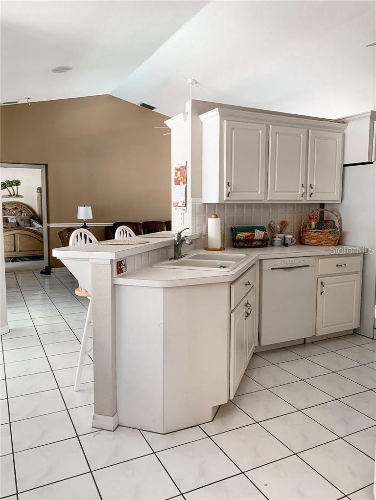 1000 CHEVY CHASE ST, PORT CHARLOTTE, FL, 33948
