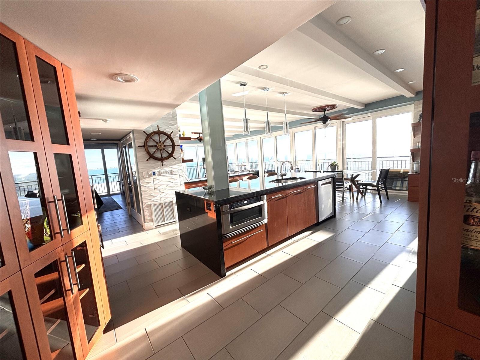 7650 BAYSHORE DR #903, TREASURE ISLAND, FL, 33706
